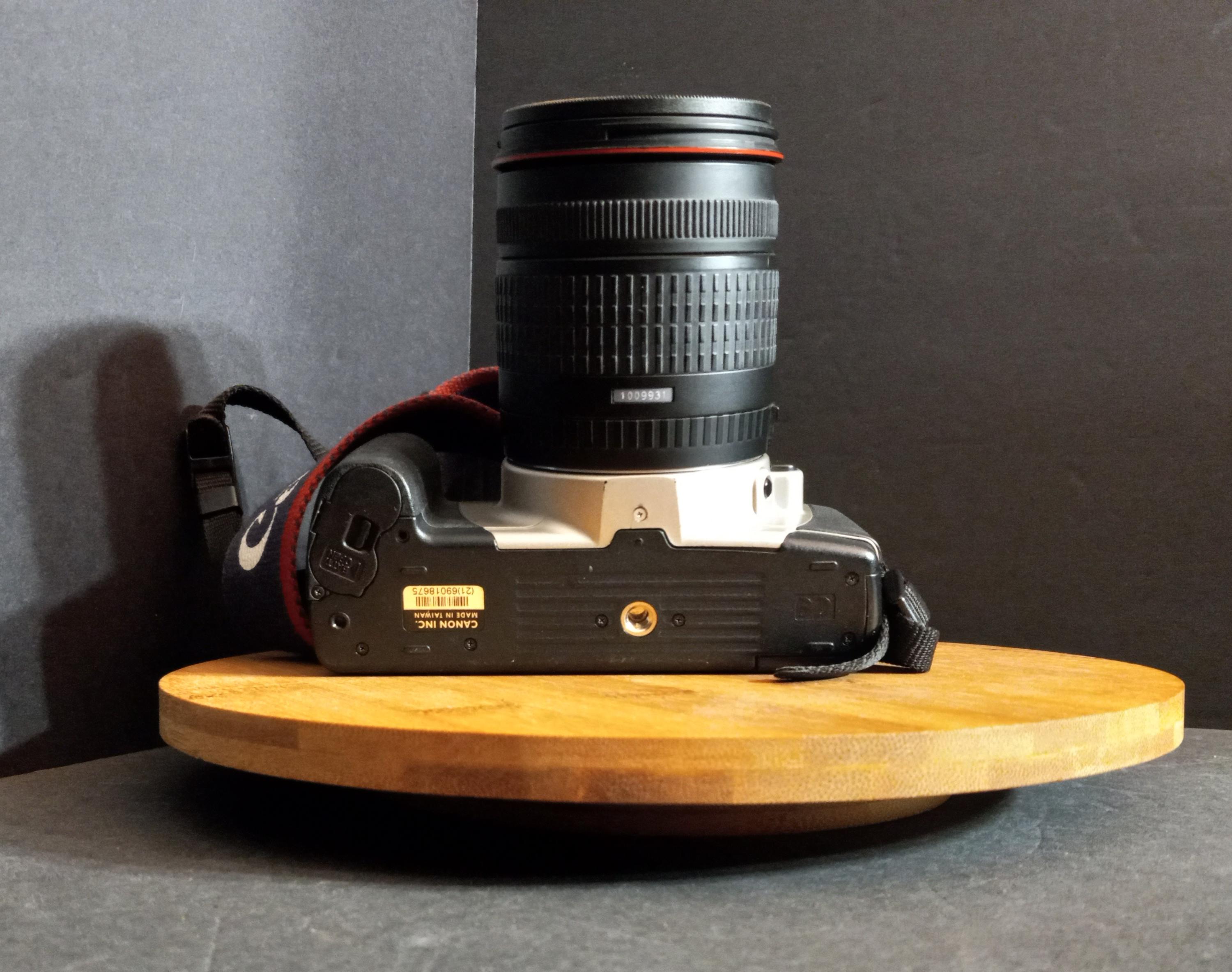 Canon EOS REBEL 2000 フィルムカメラ レンズ付き！ ヴィンテージ Canon EOS Rebel 2000 SLR フィルムカメラ（シグマズーム