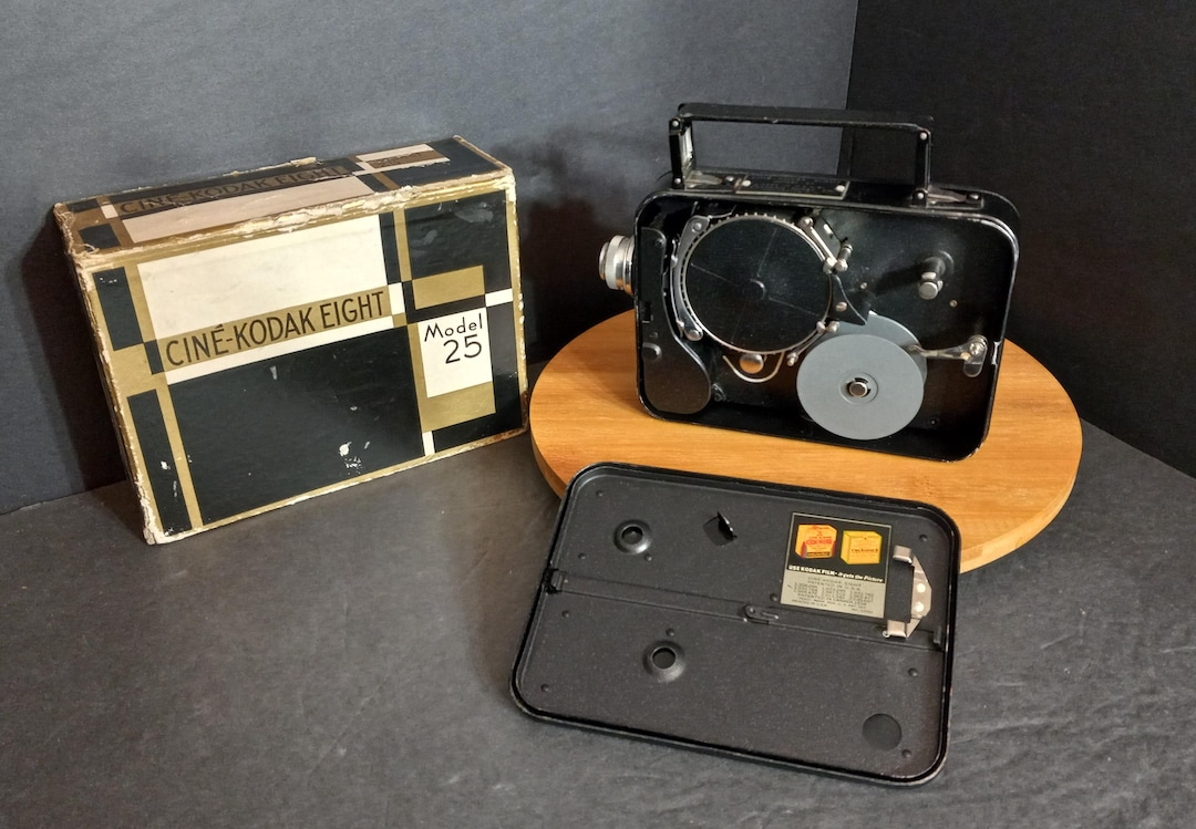 ８ミリカメラ　コダック　戦前 8ミリカメラ コダック 戦前 8ミリカメラ コダック 戦前 - メルカリ