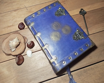 Diario de cuero púrpura vintage grabado grimorio libro antiguo de sombras hecho a mano cuero genuino diario en blanco diario de cuero personal