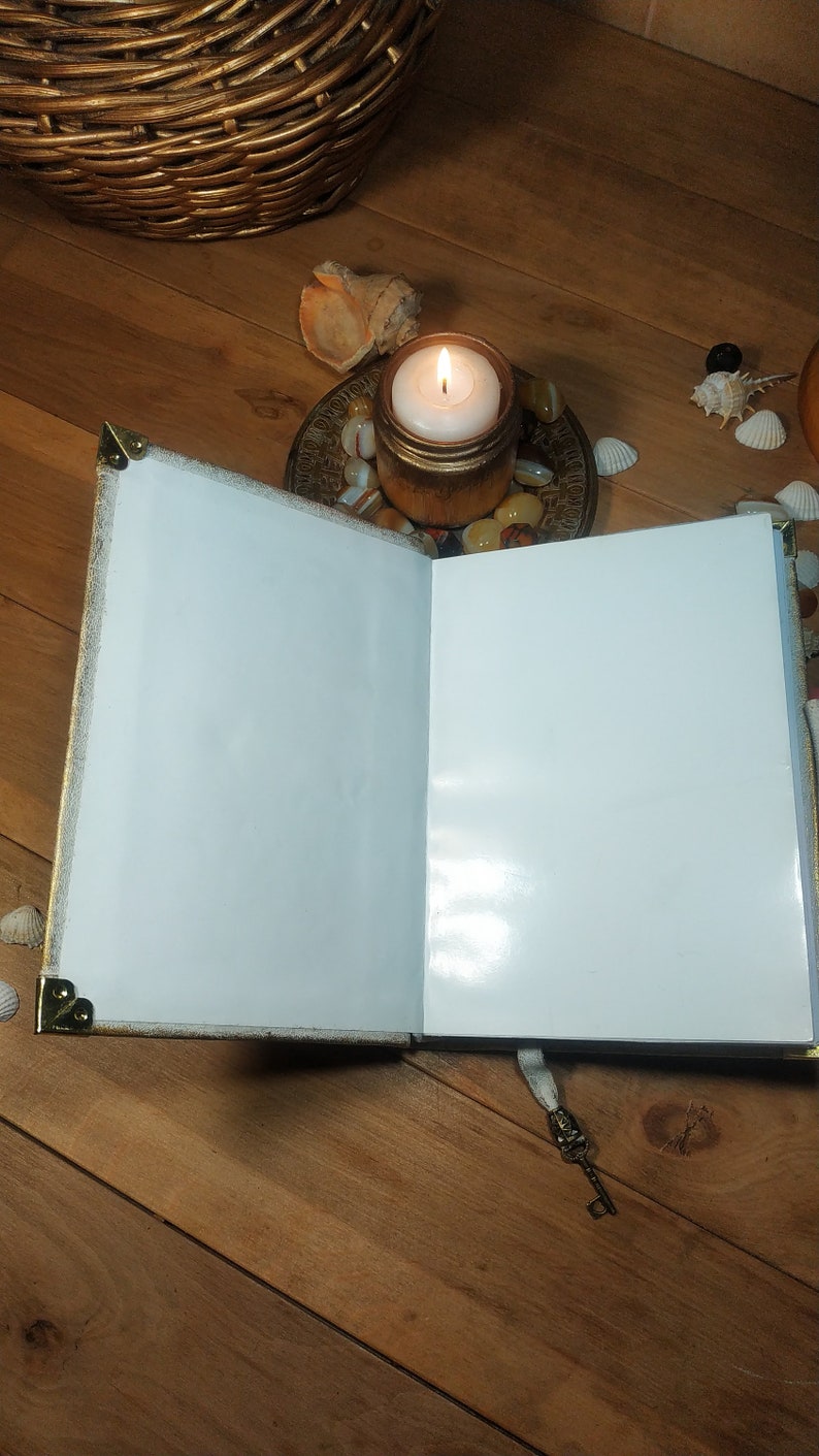 White Leather Journal With Antique Lock – Handmade Vintage Blank ...