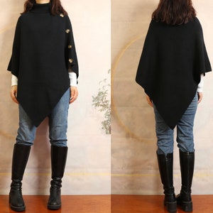 Pull poncho à col roulé : châle bohème en acrylique avec boutons