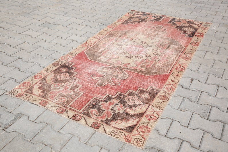 turkish rug,oushak rug,antique rug,anatolian rug,vintage  red rug,distressed rug,3/'5x7/'3ft,handknotted rug,unique rug,aztec rug,muted rug