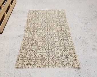 vintage rug,turkish rug,small turkish rug,floor rug,kitchen area rug,yellow beige rug,handmade rug,bohemian wool rug,2'9x6'6ft,oushak rugs