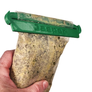 Large Food Pouch Squeezer – 5.5-Inch Slot, Optional Clip