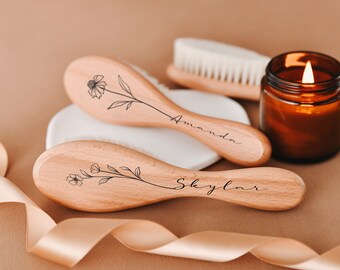 Cepillo de madera personalizado / Regalo perfecto para baby shower / Cerdas de madera personalizadas / Cuidado natural del cabello del bebé / Cepillo suave hecho a mano