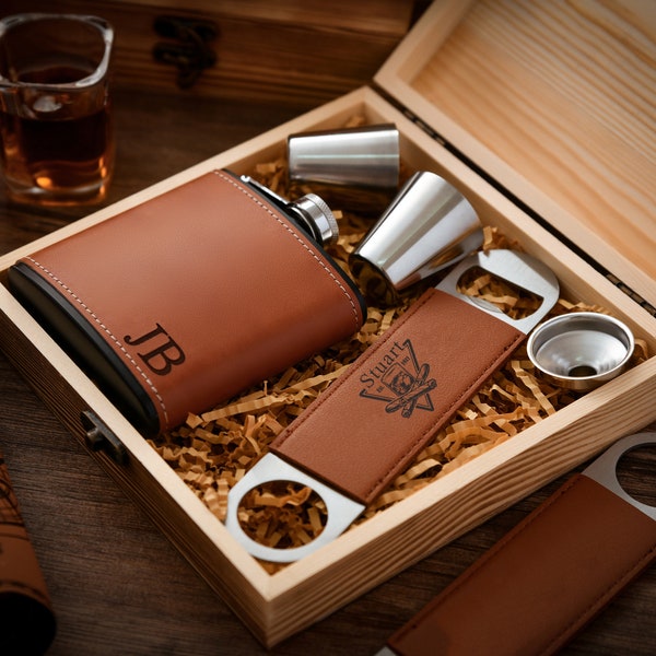 Personalized Leather Flask Set in Wooden Box - Ideal for Wedding, Bachelor, Groomsmen, Birthday & Dad Gifts!