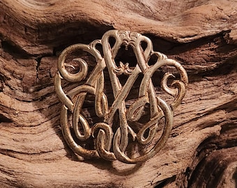 Broche para colgar relojes de plata de ley antigua con un elegante diseño estilo Art Nouveau.