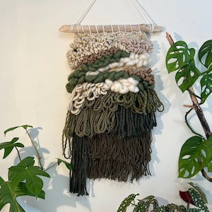 Tapisserie tissée bohème verte 10 x 23 pouces |  Bois flotté du lac Michigan - Décoration murale en fibre d&#39;art | tissé par nola