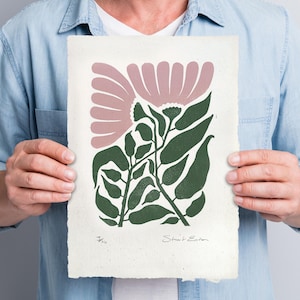 Linoleografia floreale rosa su carta fatta a mano, 210 mm x 297 mm