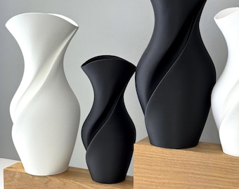 Modern Flower Vase: Elegant Mantel Centerpiece