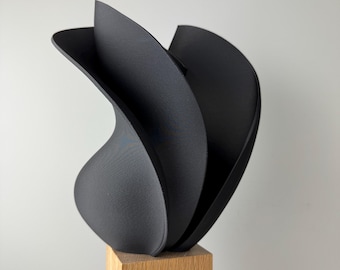 Sculptural Design Vase - Unique Centerpiece for Interior Styling and Flower Arrangements