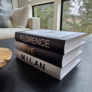 Luxury Book Set  With Storage For Modern Decoration, Vegan Leather Hidden Storage Books for Coffee Table Black And White Decor