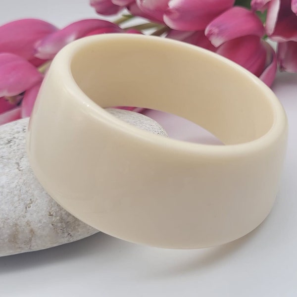 Retro White cream resin bangle bracelet wide bracelet disco bracelet hand made jewellery