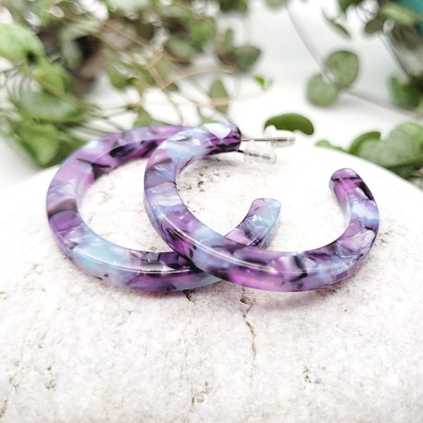 Boho purple and blue confetti resin medium hoop earrings, acrylic earrings, modern earrings, colourful earrings summer earrings