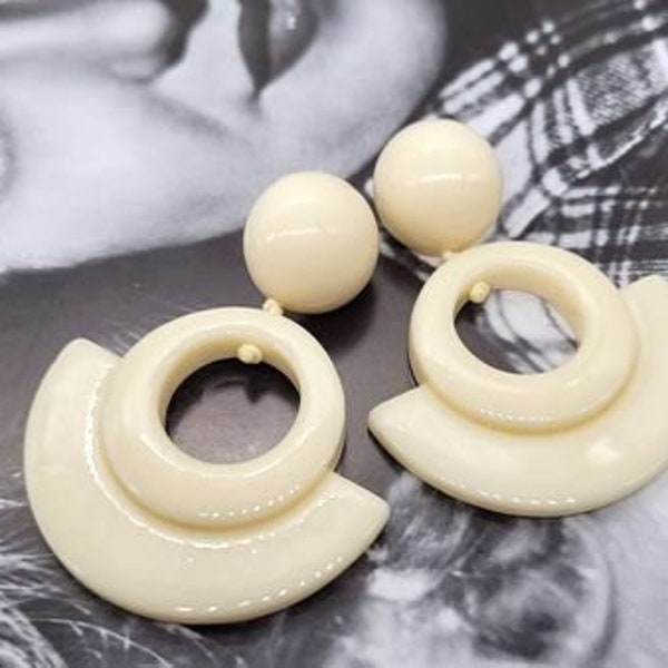 Retro White cream resin dangle geometric earrings big earrings, acrylic earrings, push back extra long earrings