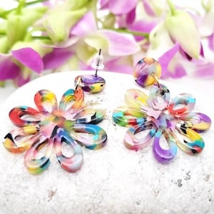 Multicoloured flower confetti earrings resin earrings, acrylic earrings, modern earrings, mosaic earrings, push back earrings, big earrings