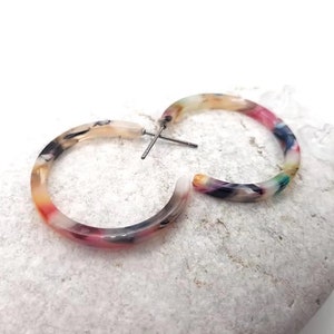 Multicoloured confetti resin small hoop earrings, acrylic earrings, modern earrings