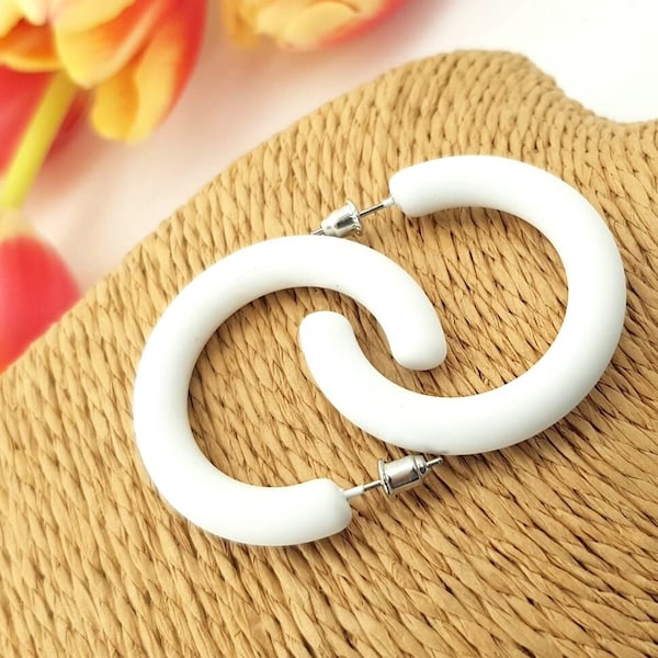 Boho White colour resin hoop earrings, acrylic earrings, modern earrings, medium size hoop earrings, 3.5cm diameter