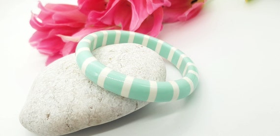 Retro Turquoise and  White resin bangle bracelet … - image 1