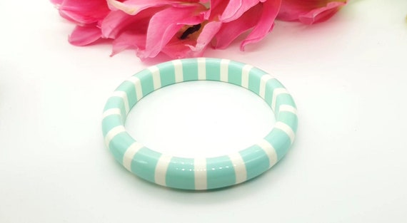 Retro Turquoise and  White resin bangle bracelet … - image 2