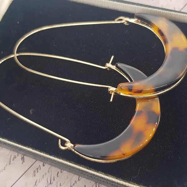 Tortoiseshell resin hoop earrings, acrylic earrings, modern earrings, crescent earrings