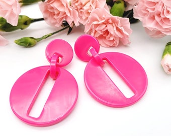 Retro pink Fuchsia Cyclamen resin dangle geometric earrings big earrings, acrylic earrings, push back earrings