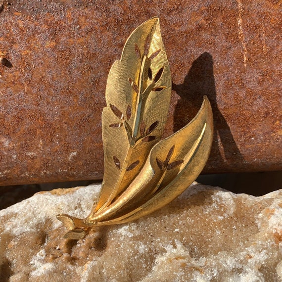 Vintage BSK Gold Leaf Brooch X2448 Etsy Australia