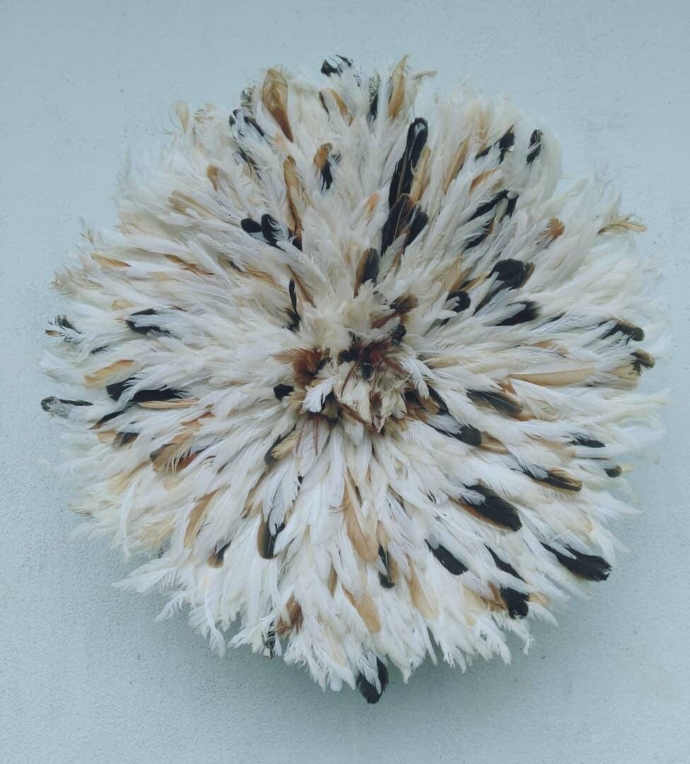 Juju Hat Blanc Moucheté Noir et Beige de 50 cm