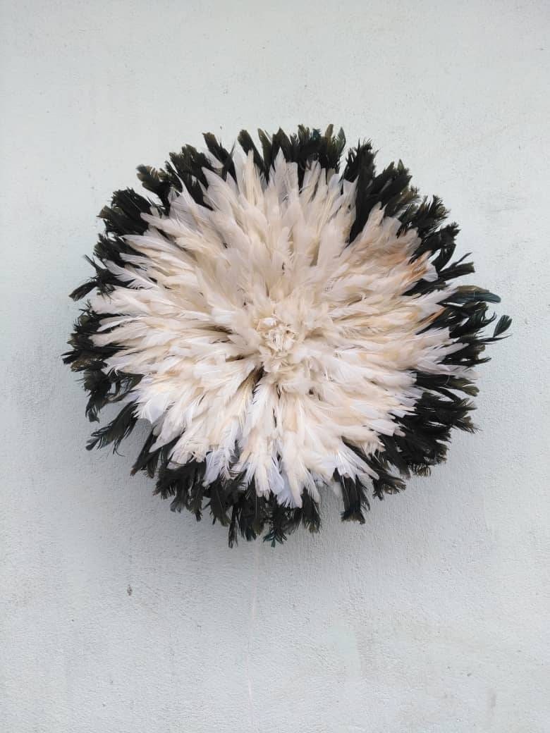 Juju Hat Blanc Contour Noir de 70 cm