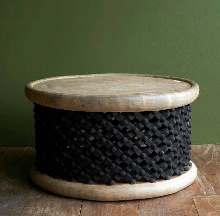 Tabouret Bamiléké, Table Basse, Guéridon, Couleur Noir et Marron Diamètre 90 cm