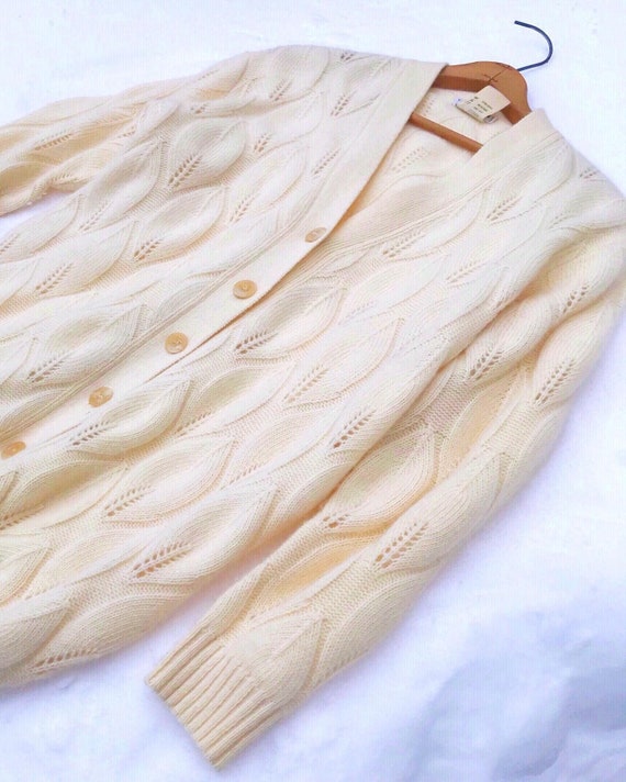 GIORGIO ARMANI Cream Ivory Angora Wool V-neck Gra… - image 2