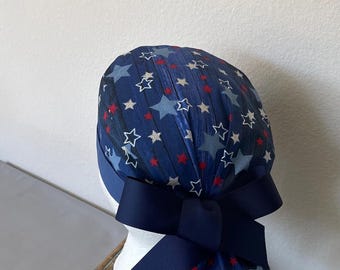 Gorro quirúrgico Patriotik con cola de caballo y botones para mujer, color perejil