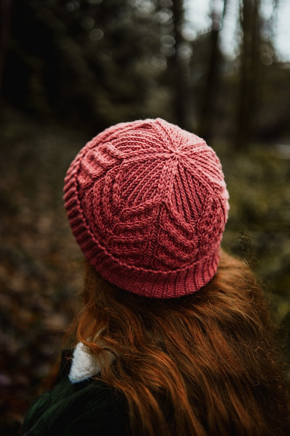 FETICO / HAND-KNITTED ROSE BEANIE FETICO / HAND-KNITTED ROSE