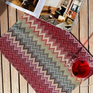 Conjunto de 2 jogos americanos de luxo fabricados na Itália - Design geométrico e elegância artesanal 38 x 52 cm
