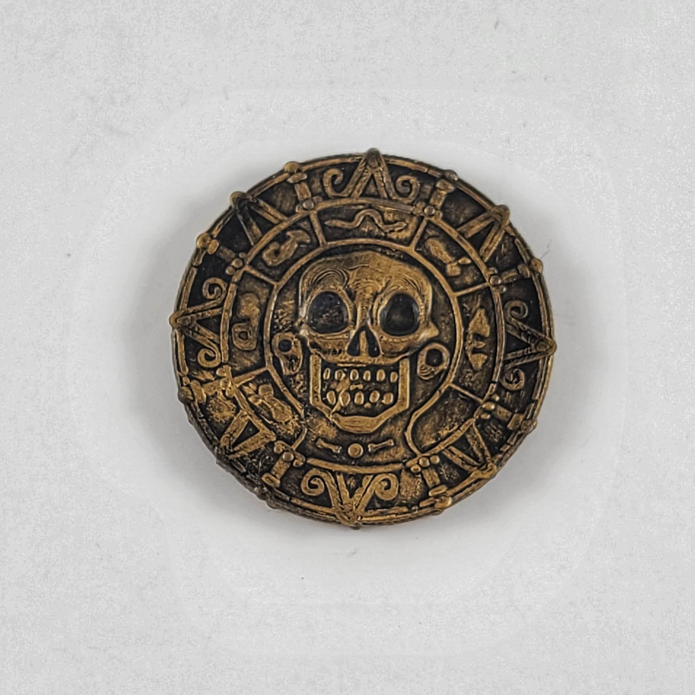 Pirates of the Caribbean Cursed Aztecメダル Bonhams : Pirates of the Caribbean A Production-Used Cursed
