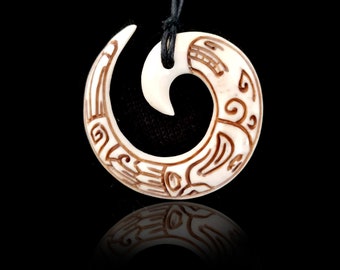 Maori Koru Gravé Bone Pendant