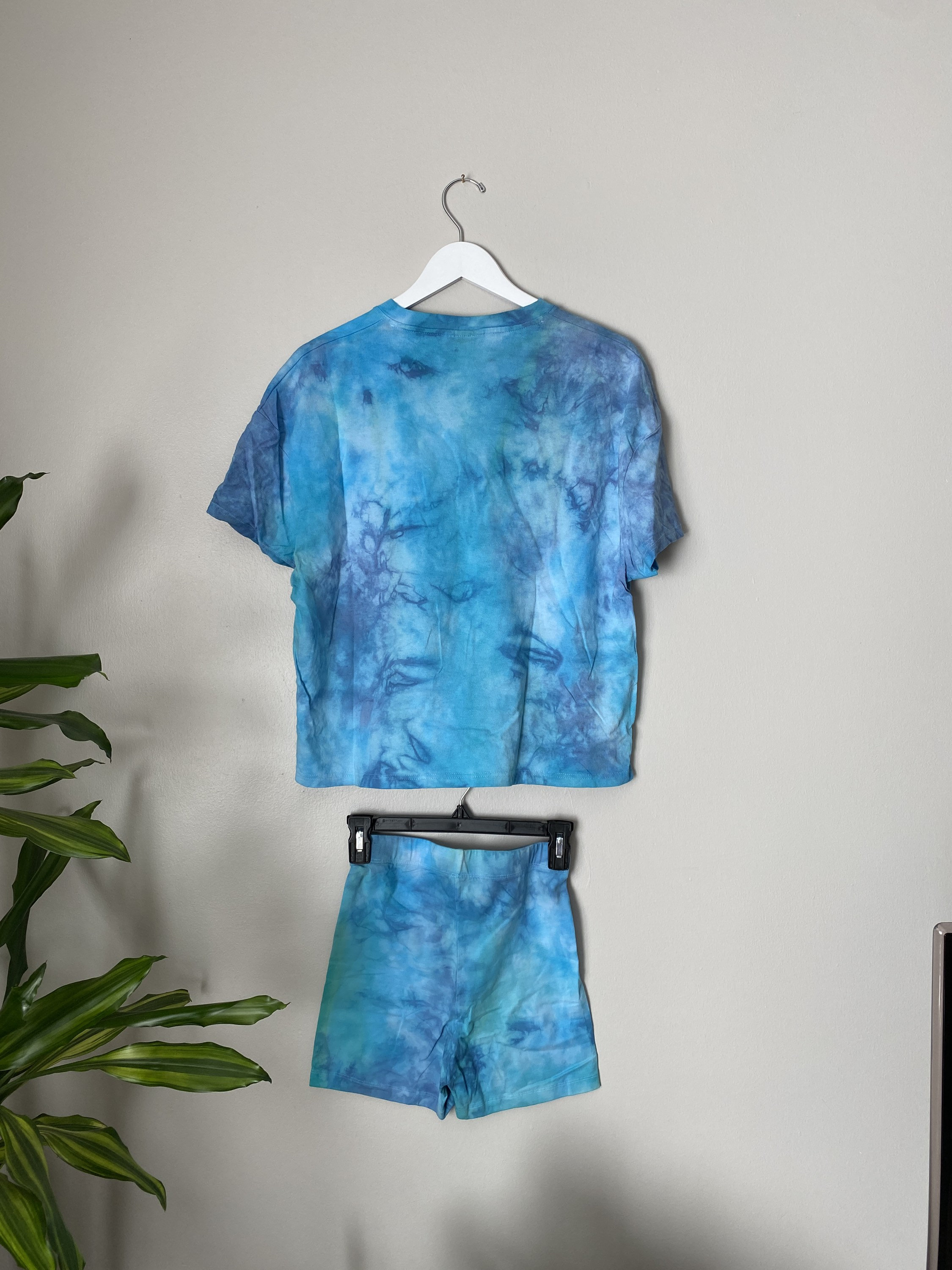 ladies t shirt and shorts set