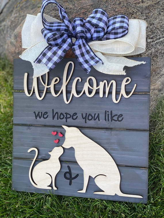 Welcome Cat and dog door hanger sign.