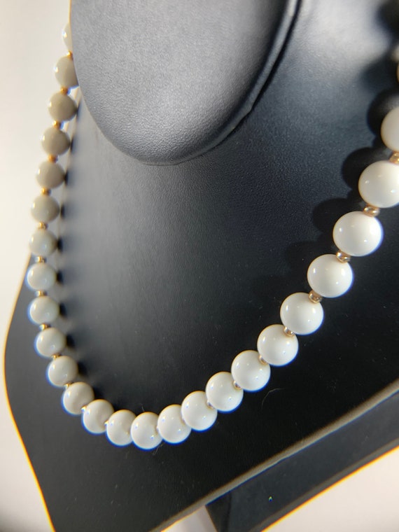 Vintage white pearl beaded necklace. Pearl neckla… - image 4