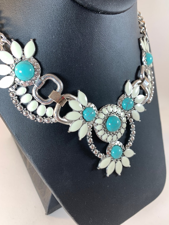 Vintage silver tone chain necklace with turquoise 