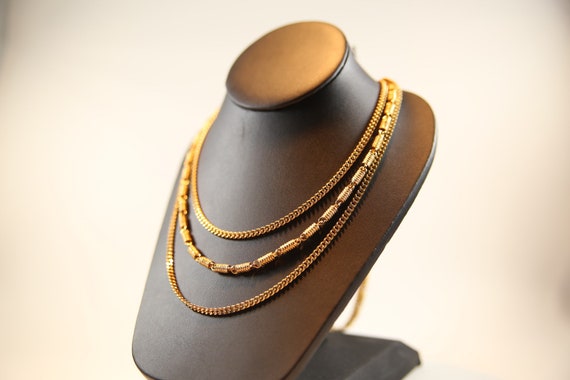 Vintage decorative Gold layered chain necklace - image 2