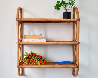 Estante de pared de ratán, estante de pared de tres niveles, estante de pared Boho, estante de caña, estante de madera, estante colgante, plantador de pared de ratán, estante de flores de ratán