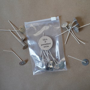 CD 4, 3&quot; Pretabbed Candle Wicks