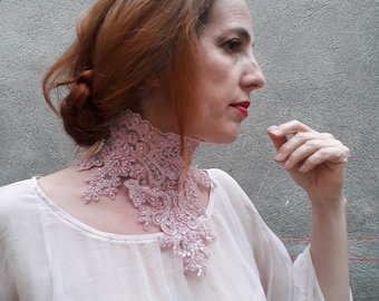 Victorian collar