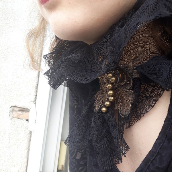 Black victorian collar