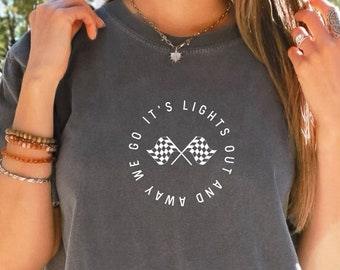 Camiseta de Fórmula 1 / Lights Out Away We Go / Camiseta de carreras de Fórmula Uno / Camiseta de carreras de F1 / Camiseta de moda de F1 / Camiseta de carreras de F1 / Camiseta de F1