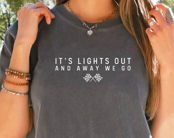 Camiseta de Fórmula 1 / Lights Out Away We Go / Camiseta de carreras de Fórmula Uno / Camiseta de carreras de F1 / Camiseta de moda de F1 / Camiseta de carreras de F1 / Camiseta de F1