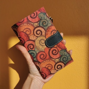 Cartera de piel vegana con estampado étnico - Tarjetero de corcho RFID para mujer - Cartera de mujer sin piel - Regalo vegano para ella