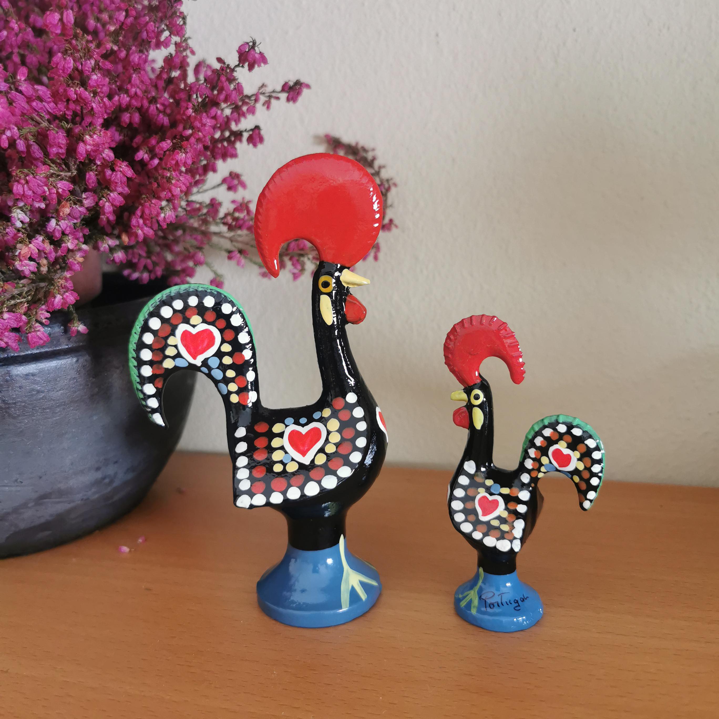 手描きのガロ・デ・バルセロスの雄鶏の置物 – ポルトガルの家の装飾