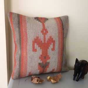 Copricuscini color salmone 16x16, cuscino kilim, cuscino turco geometrico per divano, cuscino ricamato, federa vintage, moderno di metà secolo
